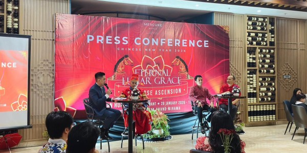 Sambut Tahun Kuda Api, Mercure Surabaya Grand Mirama Hadirkan "Eternal Lunar Grace" yang Megah