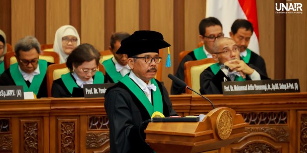Orasi Pengukuhan Guru Besar UNAIR: Prof. Wahjoe Tekankan Kualitas Hidup Pasien Kanker Kandung Kemih