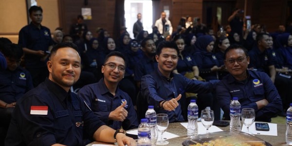 Pelantikan 40 DPC NasDem Bogor, M. Rizky Tekankan Konsolidasi Mesin Pemenangan Partai