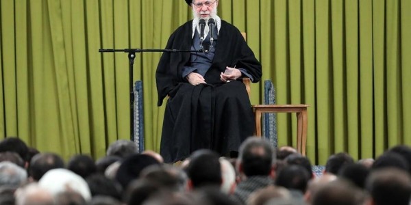 Ali Khamenei Peringatkan Trump, Bangsa Iran Tidak Pernah Takut dengan Ancaman Perang