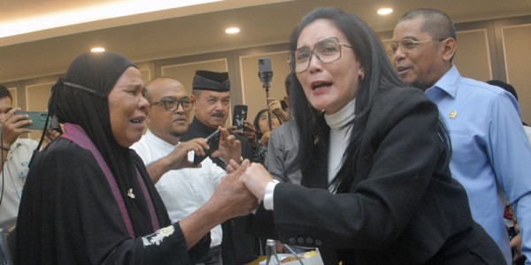Nenek Saudah (68) Korban Pelanggaran HAM "MENGADU" Ke Komisi XIII DPR