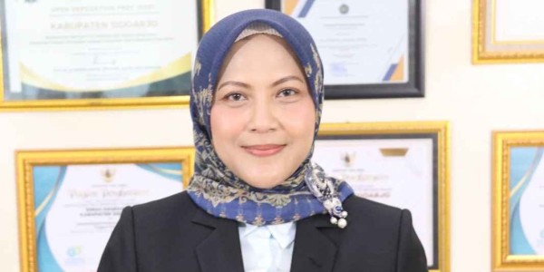 Alumnus FK UNAIR dr. Lakhsmie Herawati Resmi Pimpin Dinas Kesehatan Sidoarjo