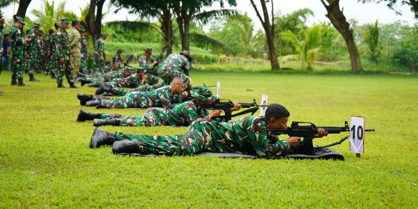 Prajurit Kodaeral XI Laksanakan Latihan Menembak TW I Tahun 2026, Asah Naluri Tempur di Ujung Timur NKRI