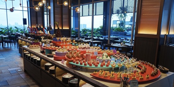 Aloft Surabaya Pakuwon City Hadirkan RASA, Yuk Buka Puasa dengan View Sunset di Surabaya Timur