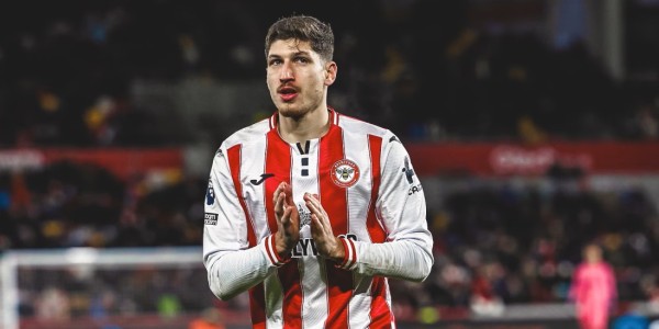 Brentford Menangi Drama Lima Gol, Taklukkan Newcastle 3-2 di St. James’ Park
