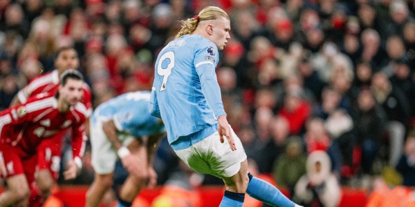 Haaland Jadi Mimpi Buruk Liverpool, Manchester City Menang Dramatis 2-1 di Anfield