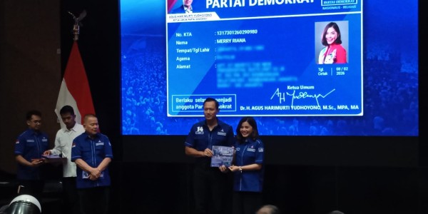 Terima KTA dari AHY, Ini Alasan Merry Riana Mantap Berlabuh ke Demokrat