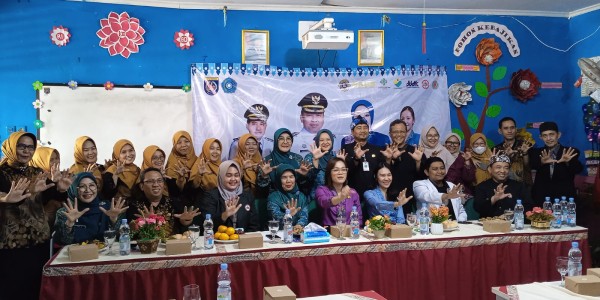 Program ‘Terang Benderang’ Sasar 220 Siswa di Sukmajaya, SDN RRI Cisalak Jadi Lokus Tes Mata Gratis