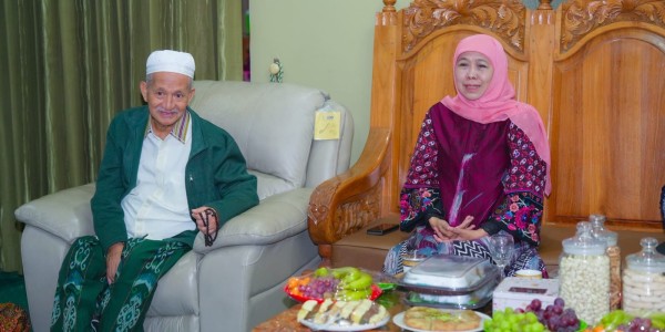 Hadir di Haul Ponpes Bumi Sholawat, Gubernur Khofifah Puji Peran Pesantren dalam Pemberdayaan Umat