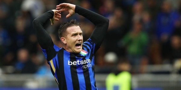 Zielinski Jadi Pahlawan di Menit Akhir, Inter Tundukkan 10 Pemain Juventus 3-2