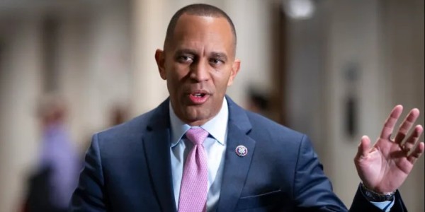 MA AS Batalkan Tarif Trump, Pemimpin Partai Demokrat Sebut Kemenangan Rakyat