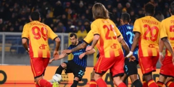 Inter Milan Tumbangkan Lecce 2-0, Kukuh di Puncak Serie A