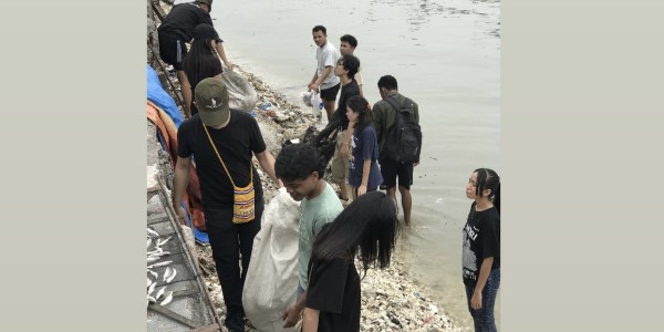 Menjemput Asa di Pesisir Kenjeran: Aksi kecil PMKRI Surabaya Wujudkan Penguatan Ekologis