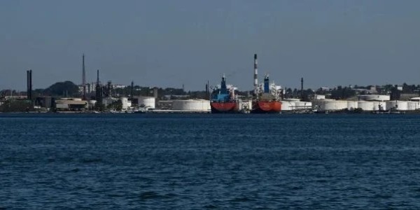 Baku Tembak di Laut Kuba: 4 Tewas, Kapal Cepat AS Ditahan Pasukan Perbatasan