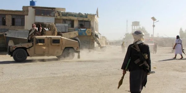 Taliban Serang Pos Pakistan di Garis Durand