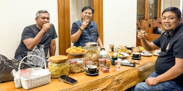 Hebat! Pionir Ekspor Rokok Madura Tembus Asia & Eropa, Gus Lilur Wujudkan Kolaborasi Strategis