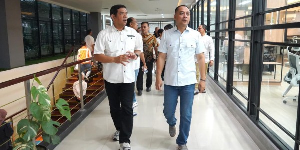 Wali Kota Surabaya Kunjungi Terminal Teluk Lamong, Perkuat Sinergi Infrastruktur dan Layanan Logistik