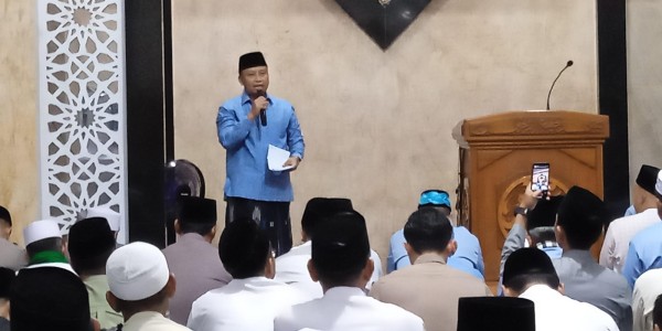 Safari Tarawih di Cimpaeun, Supian Suri Dorong Tapos Jadi Kawasan Modern