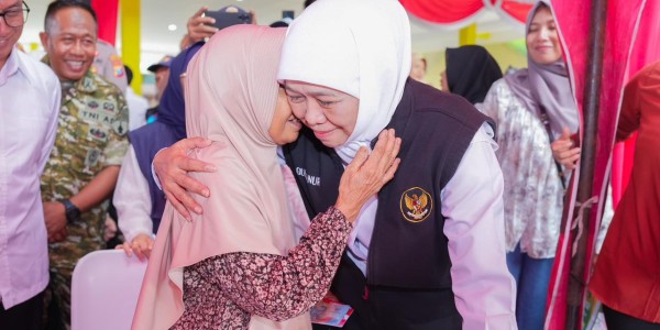 Gubernur Khofifah Kucurkan Rp16,6 Miliar bagi Masyarakat Kediri