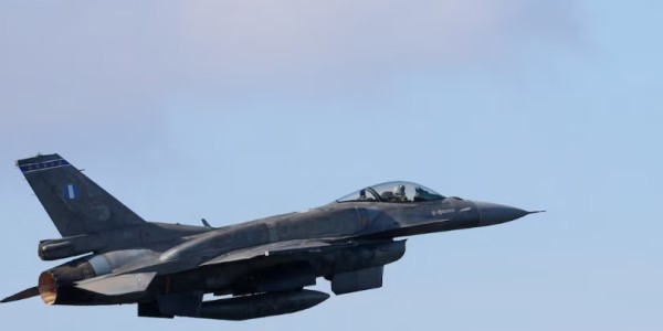 Jet Tempur F-16 Ukraina Kekurangan Rudal Buatan AS Selama Berminggu-minggu