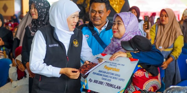 Gubernur Khofifah Salurkan Bantuan Rp 8,35 Miliar, Perkuat Kemandirian Ekonomi Tuban
