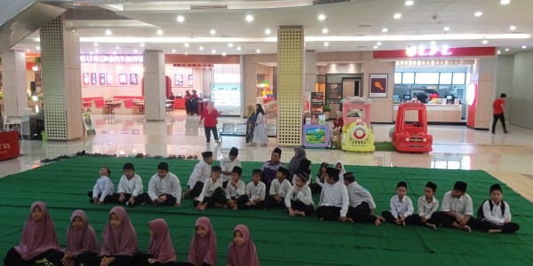 Citimall Cimanggis Ajak 50 Anak Yatim Piatu Wisata ke Mall dan Bukber