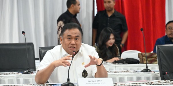 Komisi VI: Pernyataan Bahlil Soal Stok BBM Bentuk Transparansi Pemerintah kepada Publik