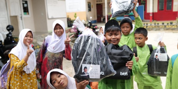 BTN dan Danantara Salurkan Paket Perlengkapan Sekolah Bagi Anak Indonesia