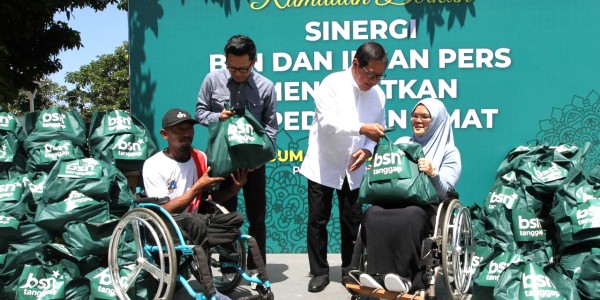 Jelang Idul Fitri 1447 H, BSN Bagikan Ratusan Sembako