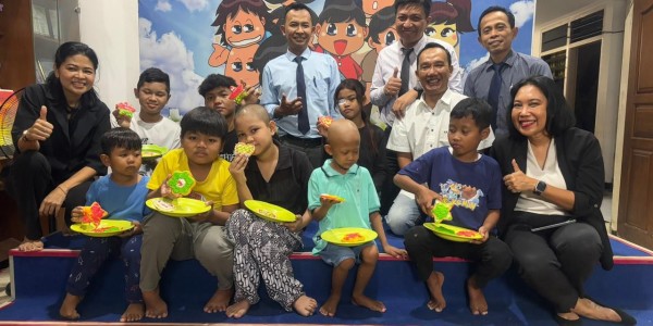 Menebar Senyum Ramadan, Java Paragon Hotel Ajak Anak Pejuang Kanker Berkreasi