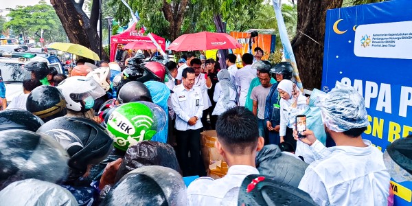 Masyarakat Berbondong-bondong Datangi Posko Mudik Kemendukbangga/BKKBN Jatim