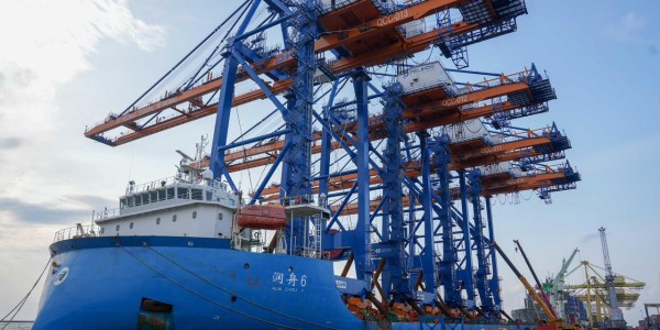 Pelindo Tambah Empat Quay Container Crane di Terminal Peti Kemas Semarang