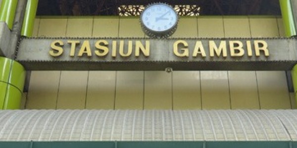 17 Ribu Pemudik Berangkat dari Stasiun Gambir, Tiket Kereta Eksekutif Cepat Habis