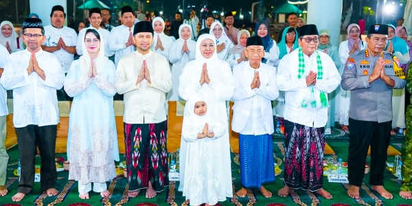 Ribuan Warga Semarakkan Takbir, Gubernur Khofifah Ajak Syukuri Nikmat Kemenangan Idul Fitri