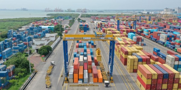 Arus Peti Kemas TPS Tumbuh Tipis pada Februari 2026, Kinerja Operasional Tetap Stabil