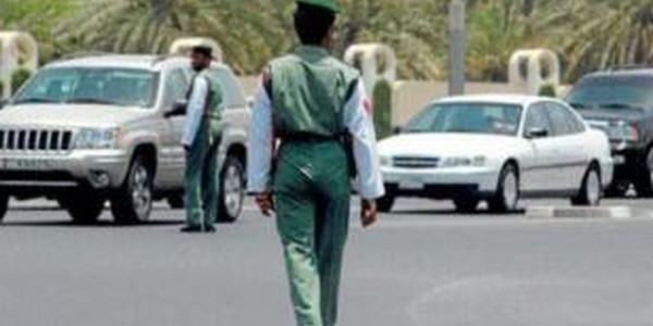 Polantas Dubai Denda 1.000 Dirham Bagi Kendaraan yang Berhenti di Jalan 