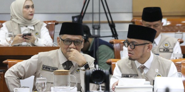 Komisi VIII DPR Raker dengan Menhaj Bahas Persiapan Pelaksanaan Haji 2026