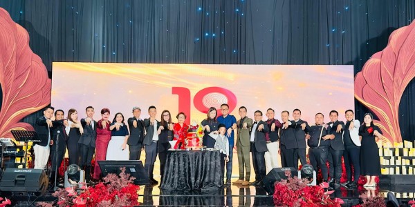 Mercure Surabaya Grand Mirama Rayakan 19 Tahun Lewat “The Symphony of Nineteen”