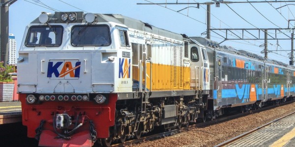 Akibat Insiden Tabrakan di Stasiun Bekasi Timur, Perjalanan Kereta Jarak Jauh Dihentikan