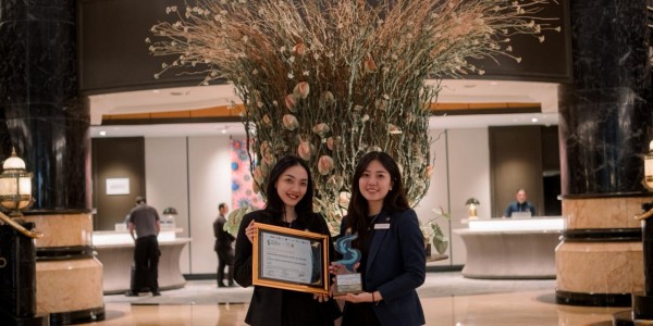 Sheraton Surabaya Raih Penghargaan Best Hospitality Experience di Surabaya Tourism Awards 2026