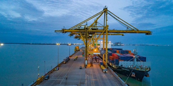 TPS Pertahankan Dominasi Pasar Peti Kemas Internasional Tanjung Perak