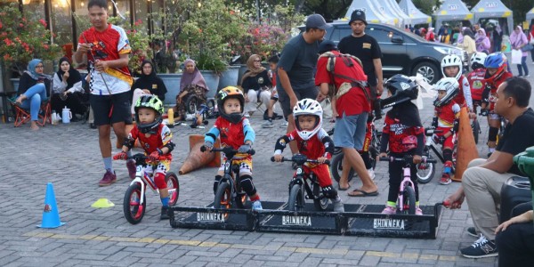 Dafam Pacific Caesar dan AWS Kolaborasi Gelar Gebyar Bazar UMKM Sambut Hari Jadi Surabaya
