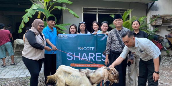 EXCOTEL Design Hotel Surabaya Salurkan Bantuan Kambing pada Momentum Iduladha 1447 H