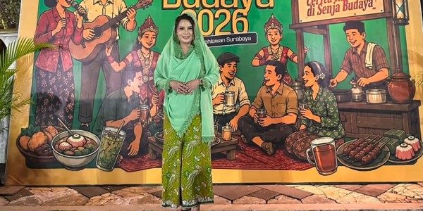 Senja di Tugu Pahlawan, Cara Ning Acha Mengenang Surabaya di Hari Jadi ke-733