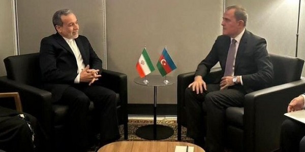 Iran Ucapkan Selamat Hari Kemerdekaan Azerbaijan, Araghchi Tekankan Ikatan Sejarah dan Persahabatan