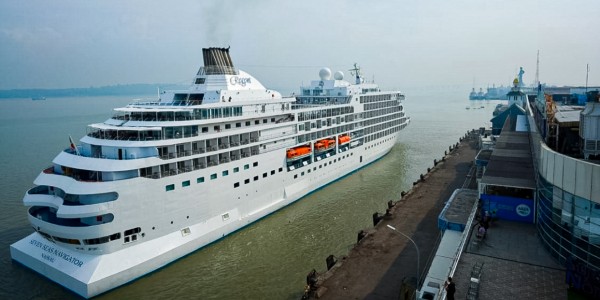 Tanjung Perak Kembali Sambut Kapal Pesiar Internasional MV. Seven Seas Navigator