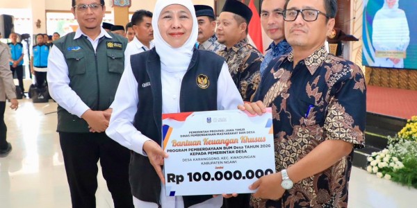 Gubernur Khofifah Salurkan Bansos Rp32,16 Miliar untuk Warga Ngawi, Perkuat Perlindungan Sosial, Jaga Daya Beli Masyarakat