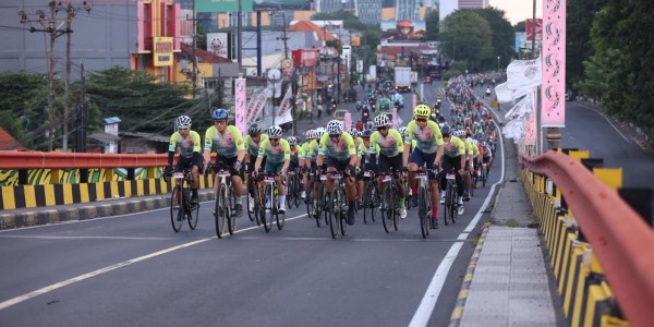 Bromo KOM 2026 Diikuti 1.000 Pesepeda dari 14 Negara, Kian Kokoh sebagai Ikon Sport Tourism