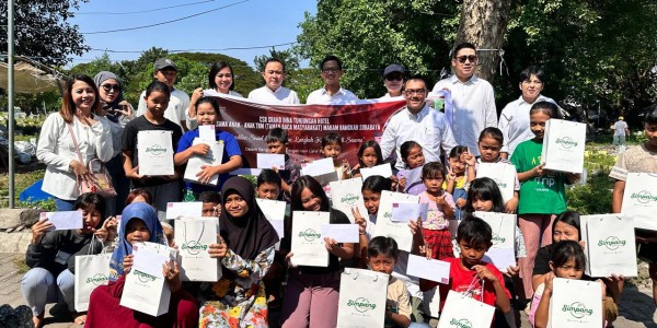 Peringati Hari Lahir Pancasila, Grand Inna Tunjungan Berbagi Kebahagiaan dengan Anak-anak TBM Makam Rangkah