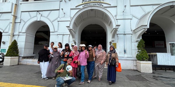 Horison Arcadia Heritage dan letswalk.idn Ajak Peserta Menelusuri Jejak Sejarah Kota Lama Surabaya